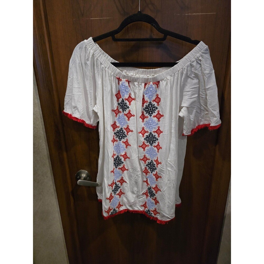 Crown and Ivy Embroidered Off Shoulder Top XL B-41